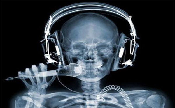 X-RAY能拍出骨骼和牙齒的照片，這是為什么呢？